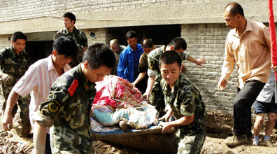 武警交通部隊舟曲英雄譜 見證子弟兵熱血忠誠.jpg