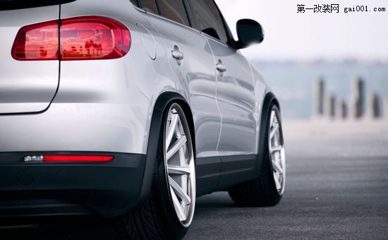 SUV也玩低趴? 大眾途觀改裝另類低趴風格(3)