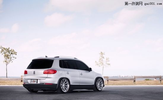 SUV也玩低趴? 大眾途觀改裝另類低趴風格(6)