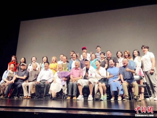 中戲首部音樂劇電影《家》主創(chuàng)合影。主辦方供圖