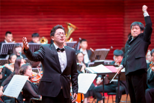 鄭州西亞斯學(xué)院舉辦“不忘初心、牢記使命”主題教育專(zhuān)場(chǎng)交響音樂(lè)會(huì)