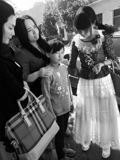 西峽“代理媽媽”接力15年 讓愛不再缺席