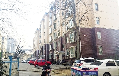 鄭州50多歲女業主4樓墜亡 或往陽臺搬花盆出意外