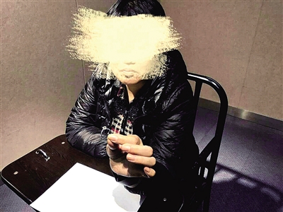 18萬鉆戒給孩子當玩具 家中新來的保姆把持不住了