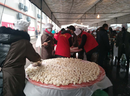 登封群眾冬至開扁食宴慶“二十四節(jié)氣”申遺成功