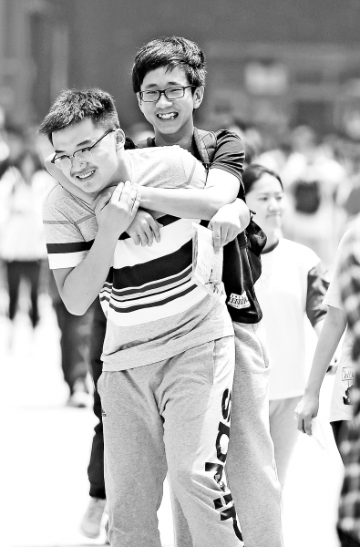 河南86萬考生為夢(mèng)想而戰(zhàn) 防作弊用上各種武器