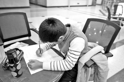 霧霾“紅警天”多地中小學緊急停課 遭部分家長抱怨