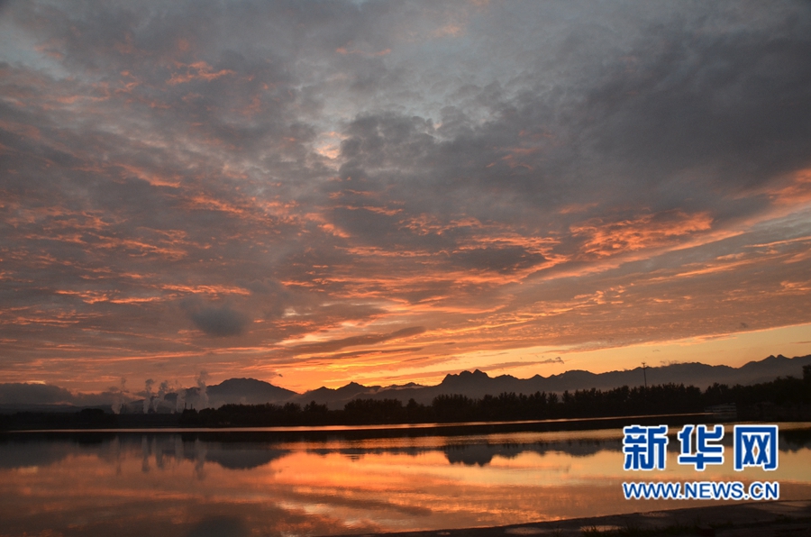 河南濟源:風起云層動 雨歇晚霞明 河南濟源:風起云層動 雨歇晚霞明
