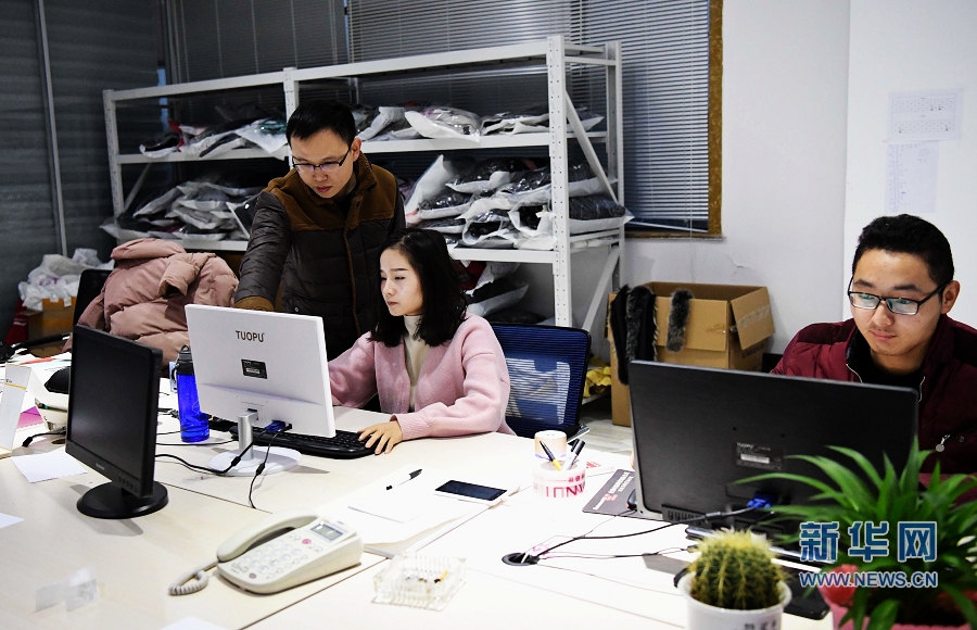 7‰農(nóng)民工返鄉(xiāng)成中國(guó)農(nóng)村建設(shè)新力量 7‰農(nóng)民工返鄉(xiāng)成中國(guó)農(nóng)村建設(shè)新力量