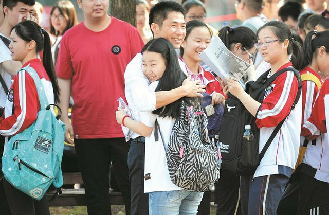 湖北36.2萬考生考全國卷 語文閱讀難數(shù)學(xué)計(jì)算量大