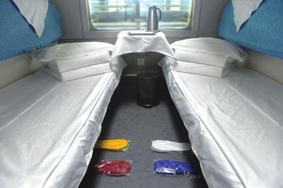 揭秘高鐵動臥內部設置:每鋪標配插座和電視