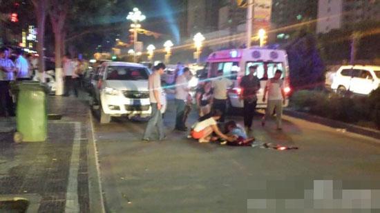 陜西靖邊男子當街遭割喉身亡 警方:已抓獲嫌疑人