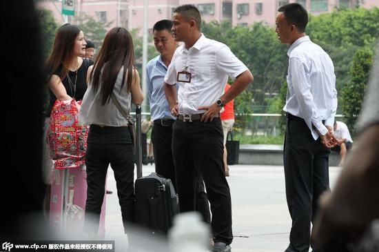 ϶Bm(201491011ա12)֮_^ϺֵkڰɳF·_܇վʮ׼҆λ_܇վ_ӑPTֱָ@һ10֮áºһƱc⵽ͣI{_܇վVϵƱ؜ஔLһΕrgҲNEˡһrg201576պ77ӛٴΰLlF@ȺƱ؜ֻ؁@治һЩ͵ĵc_܇վƱdT_Ʊ4ң_֮D鴩܇վˆTķbӺǰ^ĹƵġƱ؜ӡքݺվH_ԡ