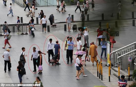 _܇վǰďV֮Ʊ؜ӂIU_܇վ̎Ʊ؜ӵȺڴˣֱʄĻ܇վվȺ_܇վǵĴTͬЎƱ؜ӵȺڴr^ĳ˿ʹԒȥ9c͵ļðƱ؜˔H]МpȻͬӵb磺{ɫƷסŮ߀СtɫR׵ġ꠳ɆTǡˆTc͵鮔D_܇վVƱ؜ӡѼðˆT_˿ُ߃rƱ