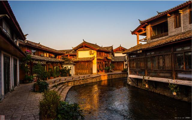 麗江古城被警告后表態:拉網排查 設專人接投訴 麗江古城被警告后表態:拉網排查 設專人接投訴