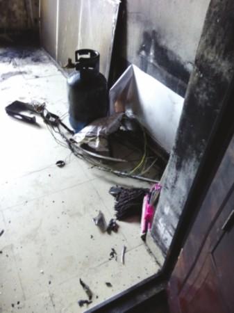 海口一出租屋著火 90后女租客稱忘關(guān)電吹風引發(fā)