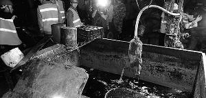 隱藏在昆明市盤龍區(qū)兩面寺村附近的黑作坊。《春城晚報》圖