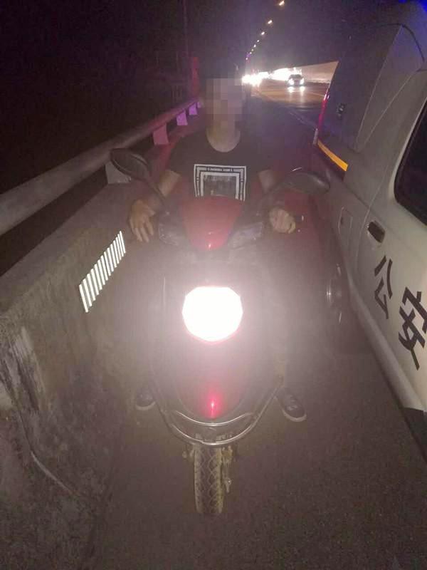 外賣小哥跟著導航上高速 3公里訂單走了30公里