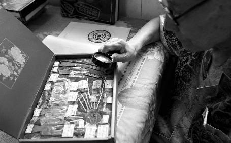 老人收藏7千多枚古錢幣 被警方收走25年無音訊