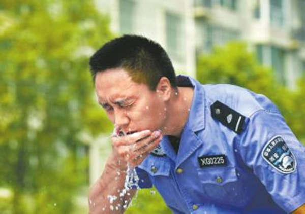 四川連續6天發布高溫橙色預警 將持續至25日