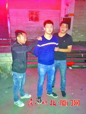 多次變換交易地點 隱形毒販被民警誘惑現(xiàn)身