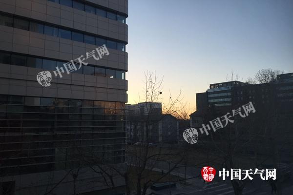 今晨,北京能見度較好。