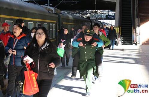 【暖新聞】你的春運之路 背后是他們的堅守和付出