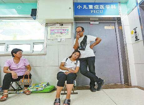 1歲女童誤吞6顆磁珠生命垂危 濟南實體店鋪也有銷售