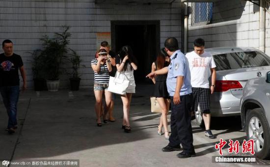 資料圖:警方開展掃黃打非整治。 圖片來源:CFP視覺中國