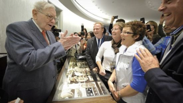 巴菲特要搞智能珠寶:4月擬推Ela 能和手機(jī)聯(lián)動