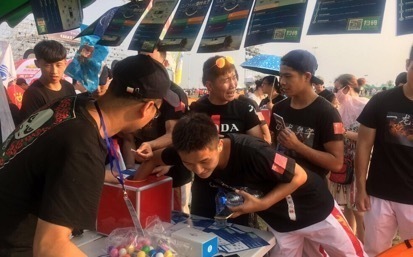 百度CoDriver智能后視鏡亮相冀州花田音樂節(jié)